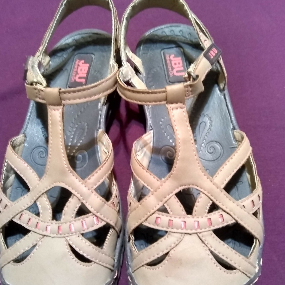 Strap sandle